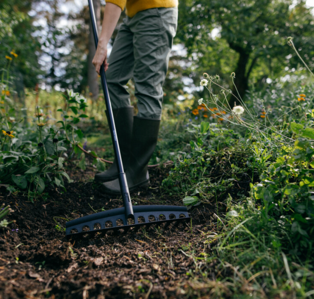 Набір Fiskars: Універсальні граблі Solid+ Граблі для ґрунту полегшені White 1003466101960 фото
