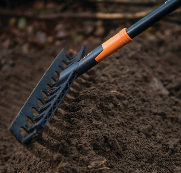 Набір Fiskars: Універсальні граблі Solid+ Граблі для ґрунту полегшені White 1003466101960 фото